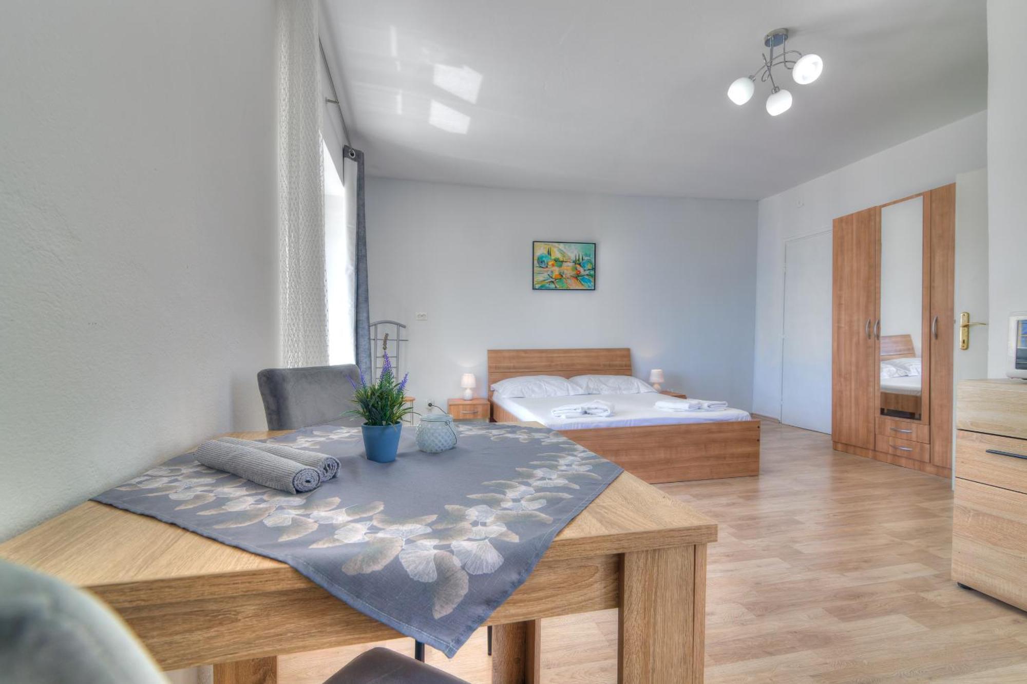 Apartmani Ana Сень Экстерьер фото